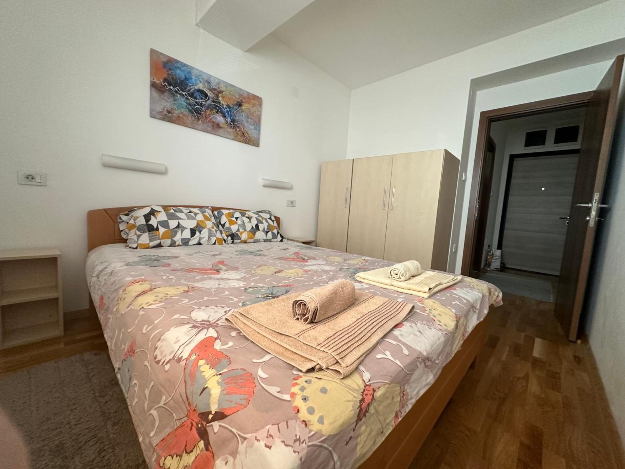 Ira'S 2 Bedroom Central Place With Private Parking Σκόπια Εξωτερικό φωτογραφία