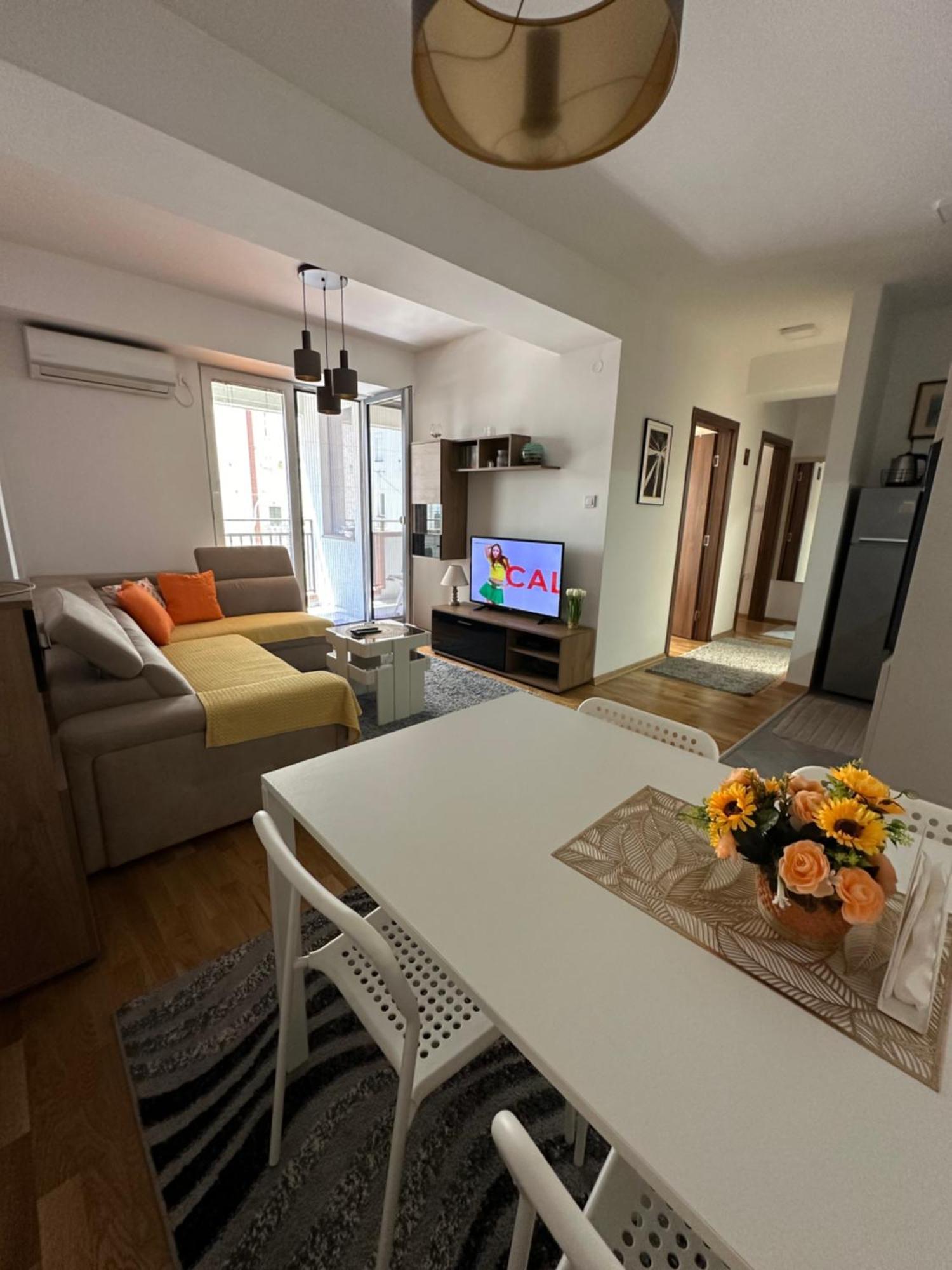 Ira'S 2 Bedroom Central Place With Private Parking Σκόπια Εξωτερικό φωτογραφία