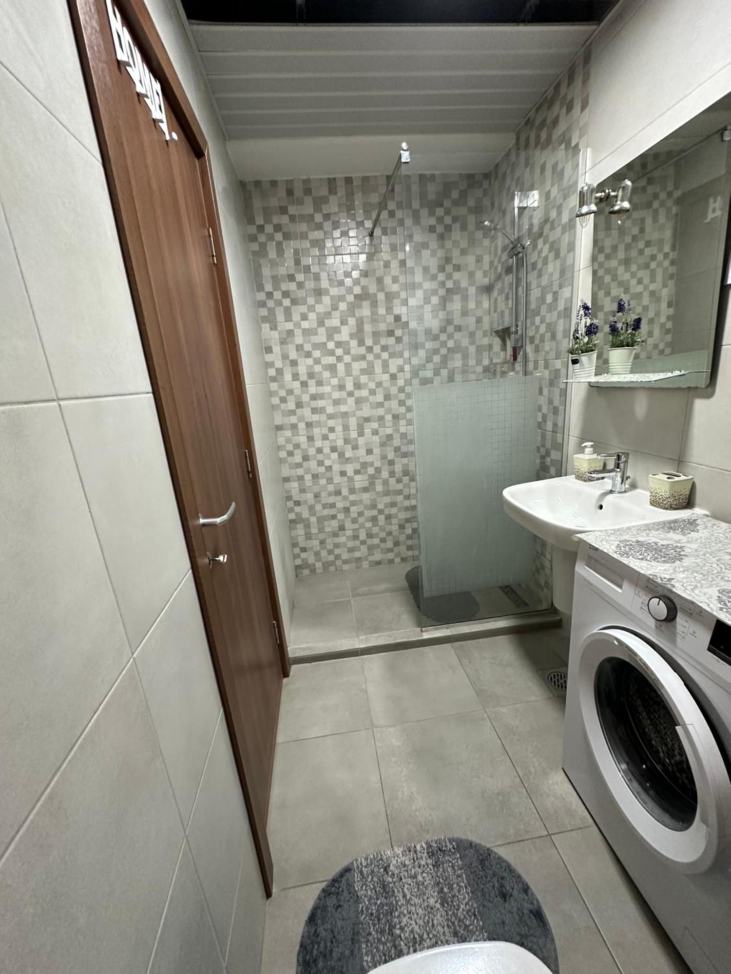 Ira'S 2 Bedroom Central Place With Private Parking Σκόπια Εξωτερικό φωτογραφία